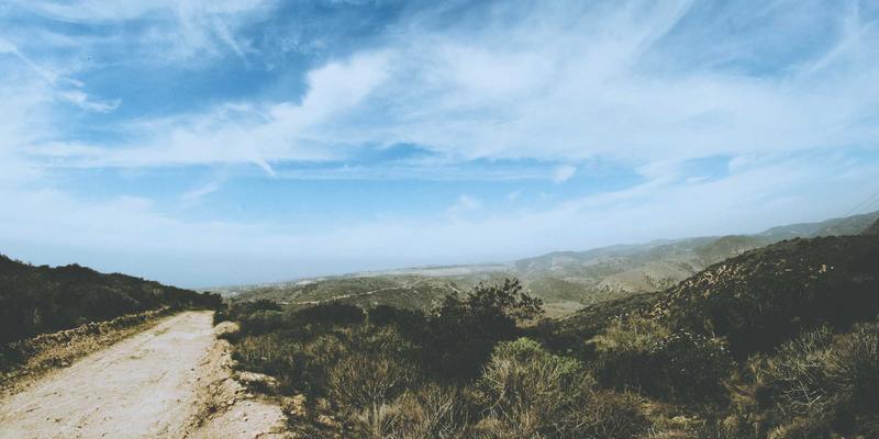 破局供应商锁定：大型企业如何通过多云与混合云架构实现自主可控的数字化转型